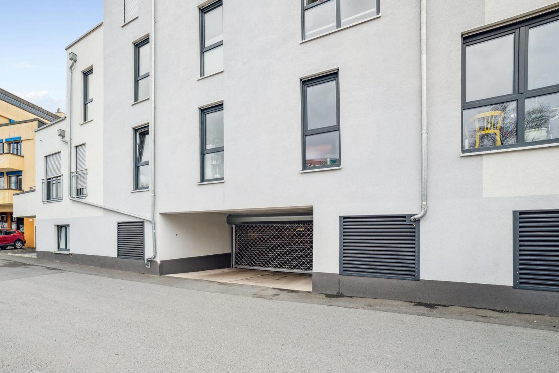 Appartement Sali Homes Elegant And Stylish Retreat In Heart Of Bayreuth, Close To River Bayreuth