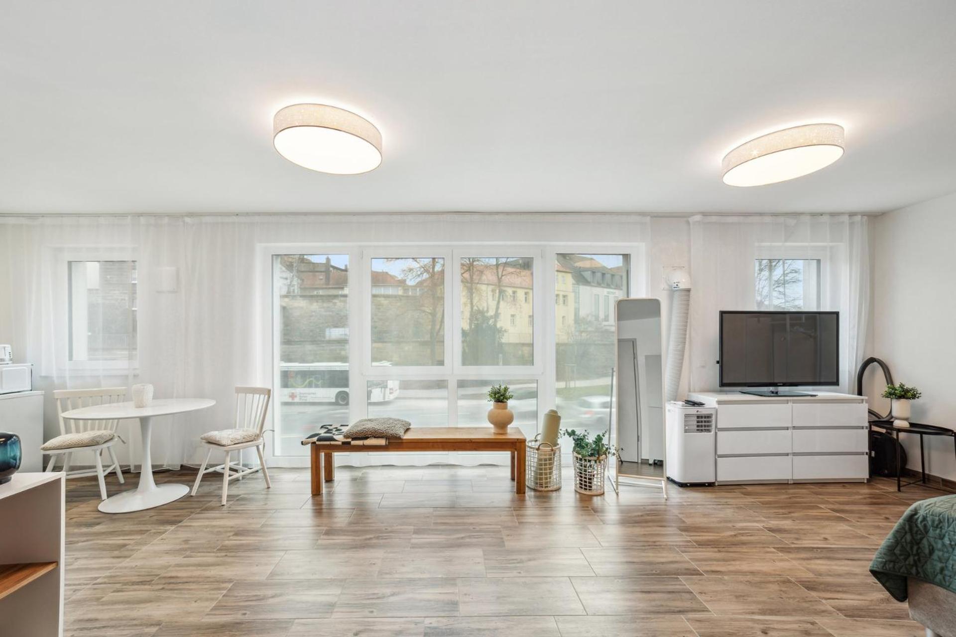 Sali Homes Elegant And Stylish Retreat In Heart Of Bayreuth, Close To River Bayreuth